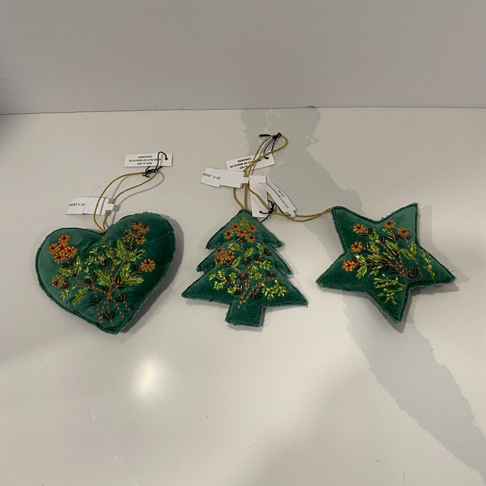 Creative Co-Op Green set of 3 Velvet Embroidered Beaded Christmas Ornaments NWT